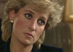 Diana habló del acoso de los paparazis y el adulterio de su entonces esposo, el príncipe Carlos.