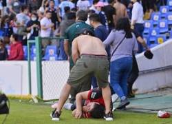 Aficionados del Querétaro y aficionados del Atlas originaron una pelea que terminó invadiendo la cancha, durante un juego correspondiente a la jornada 9 del Torneo Clausura 2022 de la Liga MX del fútbol mexicano en el estadio Corregidora de la ciudad de Querétaro (México).