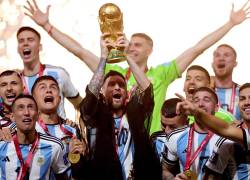 Lionel Messi levantó la Copa del Mundo con Argentina en 2022.