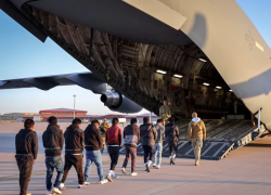 Migrantes latinos fueron enviados por Estados Unidos a República Democrática del Congo.