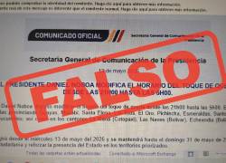 Fotografía de comunicado falso que anuncia cambios en horario de toque de queda en Ecuador.