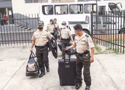 En total, 9.000 uniformados, entre policías y militares, fueron desplegados a Guayaquil para combatir la delincuencia durante 60 días.