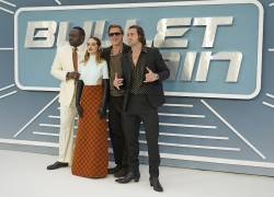 Los actores Brian Tyree Henry, Joey King, Brad Pitt y Aaron Taylor-Johnson durante el estreno de Bullet Train en Londres.