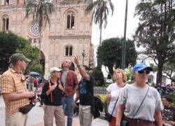 Archivo. Un grupo de turistas visita la Basílica de Cuenca.
