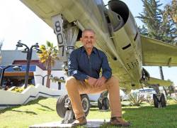 Raúl Banderas Dueñas (Bahía de Caráquez, 1958). Teniente general de Aviación, en servicio pasivo. Es licenciado en ciencias aeronáuticas militares por la Escuela Superior Politécnica del Ejército.