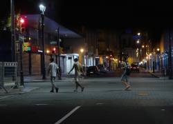 Las calles van quedando vacías en el centro de Guayaquil.