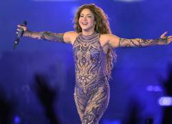 La cantante colombiana Shakira durante su gira 'Las Mujeres ya no Lloran' en el Estadio GNP Seguros en la Ciudad de México.