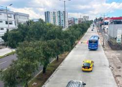 Los trabajos de conexión de tuberías corresponden a la intervención integral de la avenida Galo Plaza Lasso.