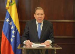 Edmundo González Urrutia señaló que como comandante en jefe y presidente electo de Venezuela le ordena al alto mando militar desconocer órdenes ilegales de Nicolás Maduro.