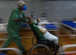 La región es un epicentro del sufrimiento de la COVID-19. También debería ser un epicentro para la vacunación, dijo la directora de la OPS.