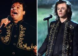 Imagen comparativa de los estilismos de Juan Gabriel y Harry Styles.