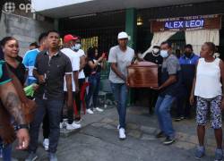 El cuerpo de Álex Quiñónez fue trasladado a Esmeraldas. En el estadio Folke Anderson se realizará una capilla ardiente.