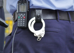 Fotografía referencial de una agente de Policía.