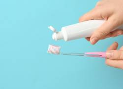 Arcsa anuncia que una pasta dental fue retirada del mercado ecuatoriano por riesgos a la salud