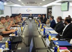 El ministro del Interior, John Reimberg, junto a Pablo Dávila, Comandante General de la Policía, Mario Godoy, presidente de la Judicatura, el fiscal Wilson Toainga y la cúpula policial.