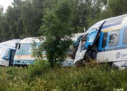 Según los equipos de rescate, entre las víctimas figuran los conductores de los dos trenes, así como una pasajera, todos checos.