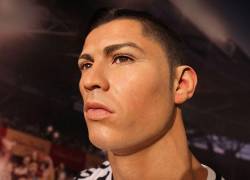 los seguidores de CR7 criticaron al museo ‘Madame Tussauds’ por colocarle la camiseta incorrecta.