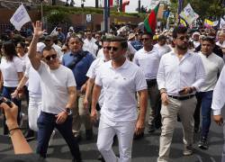 Daniel Noboa durante la marcha por la paz en Guayaquil.