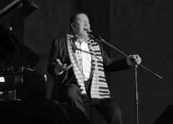 Fallece Gustavo Velásquez, el ‘Amo de la Cumbia’ ecuatoriana