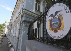 Contraloría descubre pagos sin sustento en contratos de la Embajada de Ecuador en España