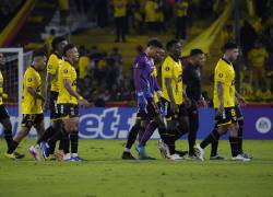 Jugadores de Barcelona SC tras el final del primer tiempo del partido frente a Universidad Católica de Chile.