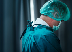 La víctima, de 36 años, sufrió muerte cerebral derivada de una mala práctica.