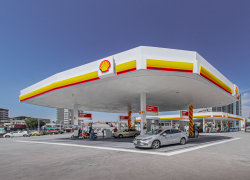 Una de las estaciones de servicio que Shell ha abierto en Quito.