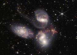 Equipo de astrónomos detectan una persistente ráfaga de radio en una galaxia lejana que parece latir.