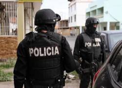 Fotografía referencial que muestra a agentes policiales.