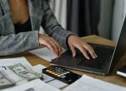 La venta irregular causó un perjuicio al Estado superior a USD 50.000.