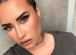 Demi Lovato realizó un funeral para su música pop