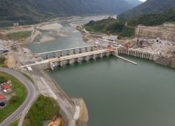 Fotografía del embalse de Coca-Codo Sinclair.