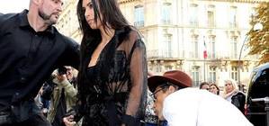Acosador besó el trasero de Kim Kardashian
