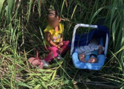 Hallan a bebé de 3 meses y su hermana de 2 años abandonados en río fronterizo.