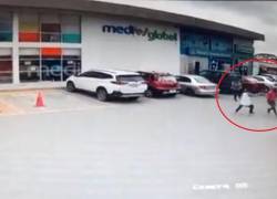 Video registra sicariato de policía dentro de centro comercial de Daule