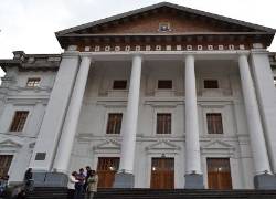 ¿Qué pasó antes del suicidio de una estudiante en Quito, que sufría bullying? Ministerio de Educación da detalles