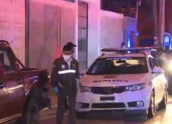 Dos vehículos fueron perforados por las balas.