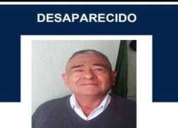 Los familiares de Carlos Segura colocaron el cartel con su foto en varios lugares.