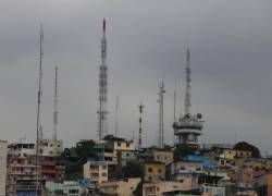 Las antenas que proveen de servicios móviles de telecomunicaciones enfrentan los problemas de transmisión durante los apagones en el país.