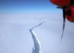 Al momento de desprenderse, se calcula que la extensión del iceberg era de aproximadamente 5.800 kilómetros cuadrados. Foto: EFE