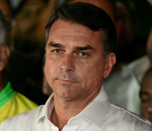 Flávio Bolsonaro huyó a Estados Unidos tras perder las elecciones en Brasil, según Reuters