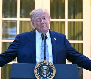Trump anuncia acuerdo para ampliar presencia militar de EE.UU. en Groenlandia y frenar a China y Rusia
