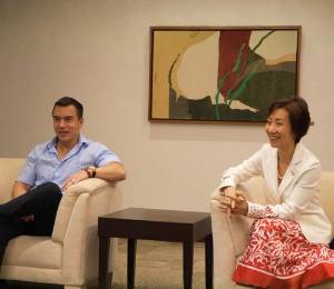 Daniel Noboa y Grace Fu, ministra de Sostenibilidad y Medio Ambiente de Singapur.