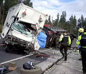Accidente de tránsito en Cajas, vía Panamericana Norte.