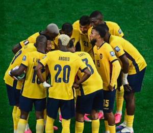 Selección Ecuador reunida antes de disputar un partido.