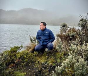 El alcalde de Cuenca cumple una suspensión de seis meses impuesta por el Tribunal Contencioso Electoral.