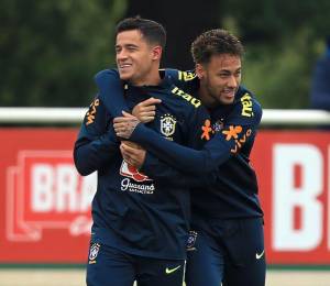 Philippe Coutinho y Neymar fueron compañeros en la selección de Brasil.
