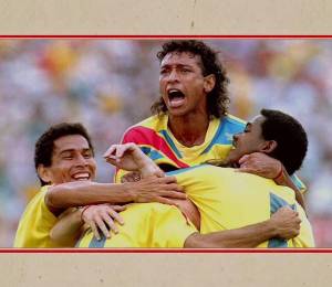 Jugadores de la selección Ecuador celebrando una anotación en la Copa América 1993.