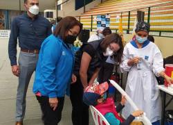La campaña de vacunación contra el covid-19 del Ministerio de Salud se concentra ahora en la familia.