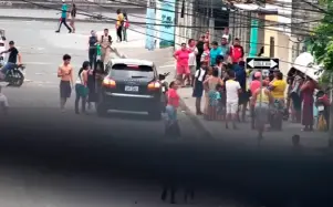 Las cámaras de Segura EP registraron un vehículo Porsche estacionado en la Isla Trinitaria.